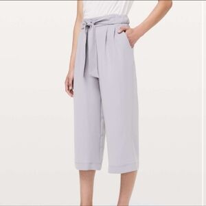 Lululemon Noir Crop Silverscreen EUC